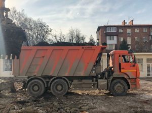 Прокат самосвалов для вывоза строительного мусора на полигон